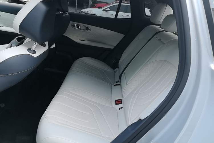Used Geely Galaxy Xingjian 7 EM-i 2025 120km Exploration+ Version Left Rear Seat