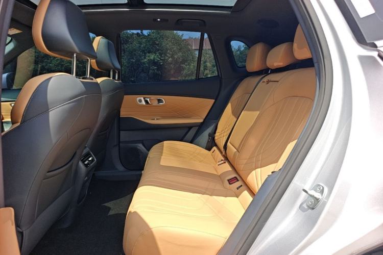 Used Geely Galaxy Xingjian 7 EM-i 2025 120km Navigator Edition Left Rear Seat