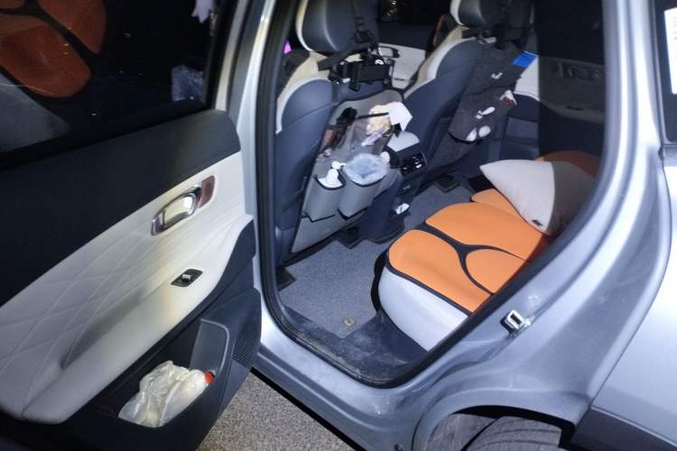 Used Geely Galaxy Xingjian 7 EM-i 2025 120km Exploration+ Version Left Rear Seat