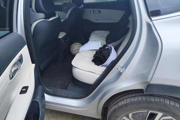 Used Geely Galaxy Xingjian 7 EM-i 2025 120km Exploration+ Version Left Rear Seat
