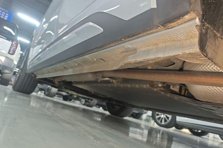 Used Geely Galaxy Xingjian 7 EM-i 2025 120km Launch+ Version Left Side Sill