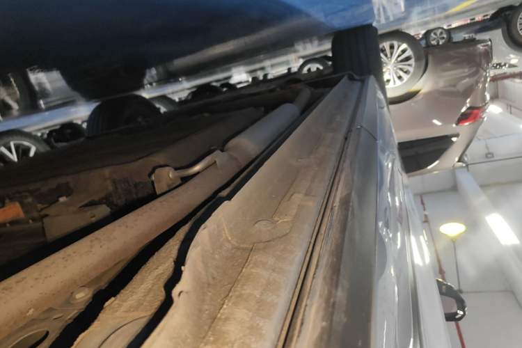 Used Geely Galaxy Xingjian 7 EM-i 2025 55 km Launch Edition Left Side Sill