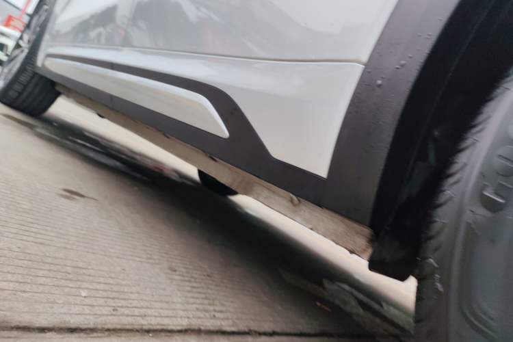 Used Geely Galaxy Xingjian 7 EM-i 2025 120km Navigator Edition Left Side Sill