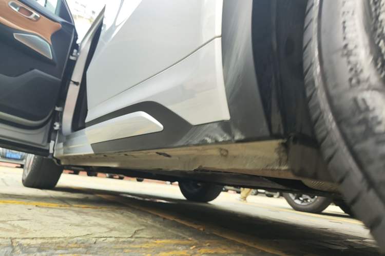 Used Geely Galaxy Xingjian 7 EM-i 2025 120km Exploration+ Version Left Side Sill