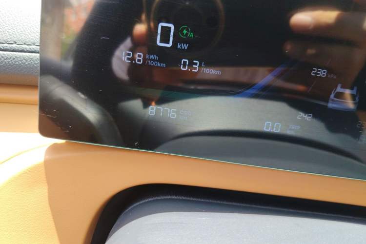 Used Geely Galaxy Xingjian 7 EM-i 2025 120km Launch+ Version Odometer Close Up