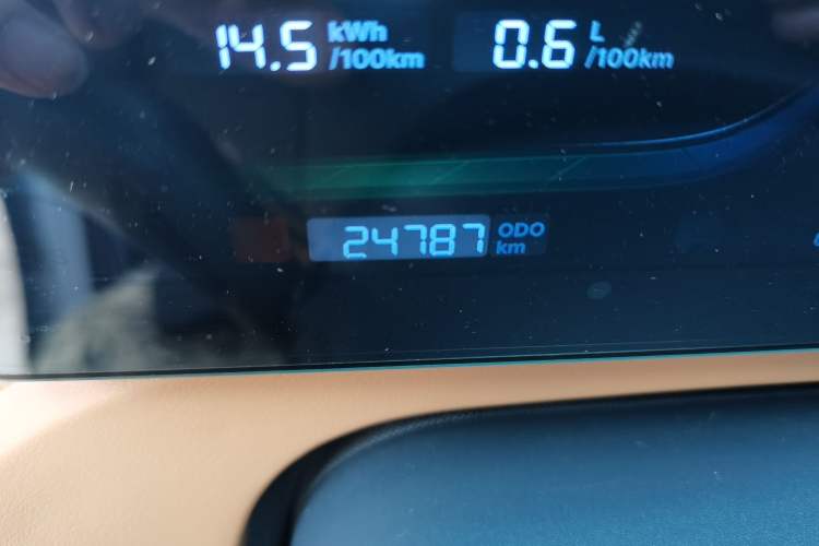 Used Geely Galaxy Xingjian 7 EM-i 2025 120km Launch+ Version Odometer Close Up