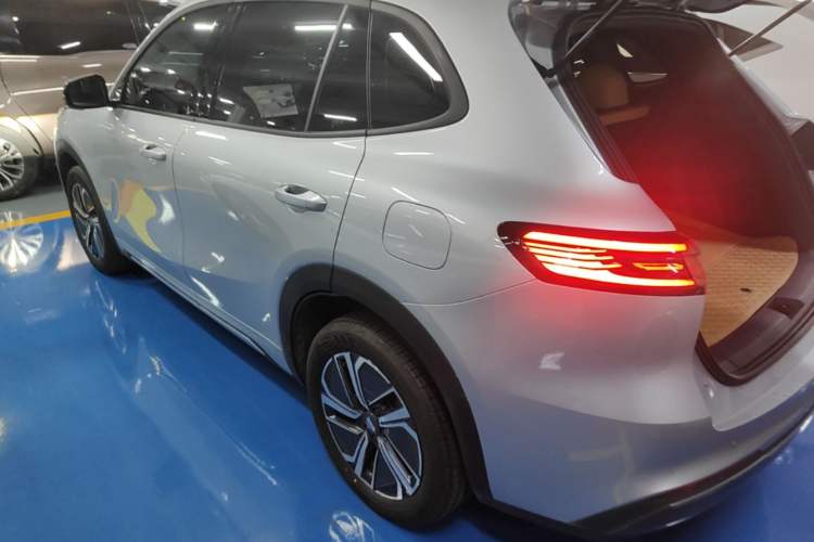 Used Geely Galaxy Xingjian 7 EM-i 2025 55 km Launch Edition Rear Left 45 Deg