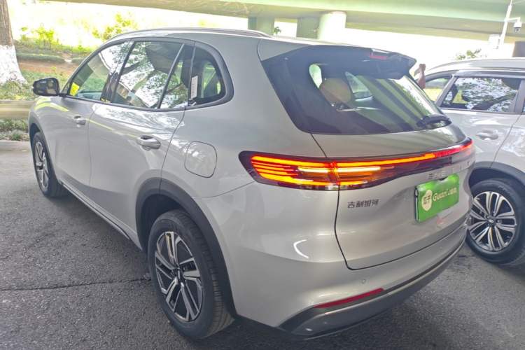 Used Geely Galaxy Xingjian 7 EM-i 2025 55 km Launch Edition Rear Left 45 Deg