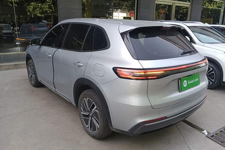 Used Geely Galaxy Xingjian 7 EM-i 2025 55 km Launch Edition Rear Left 45 Deg