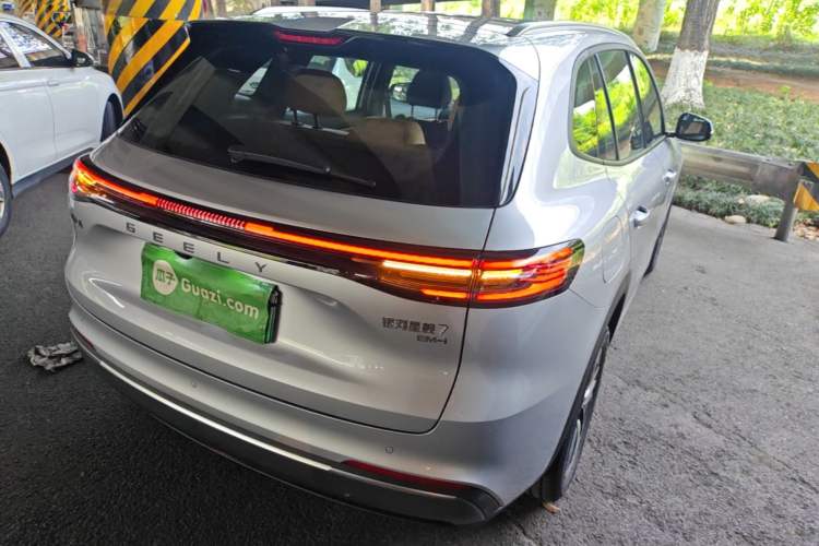 Used Geely Galaxy Xingjian 7 EM-i 2025 55 km Launch Edition Rear Right 45 Deg