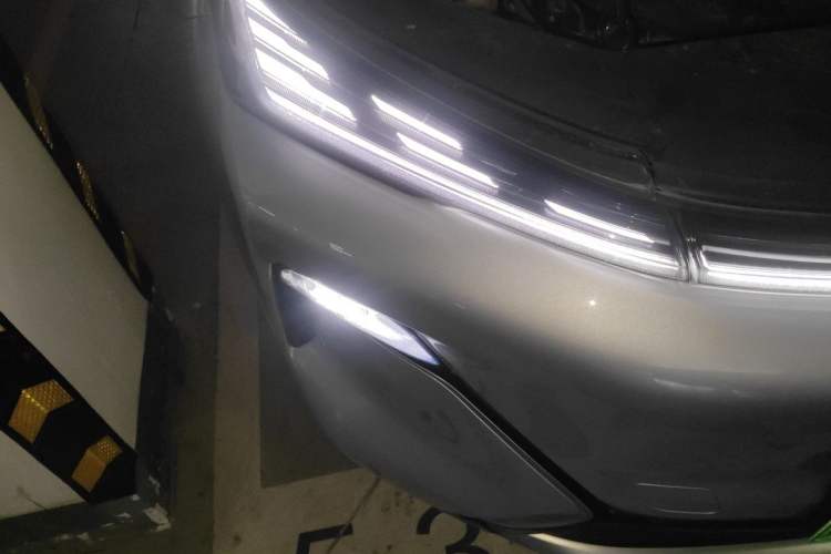 Used Geely Galaxy Xingjian 7 EM-i 2025 120km Exploration+ Version Right Front Headlight