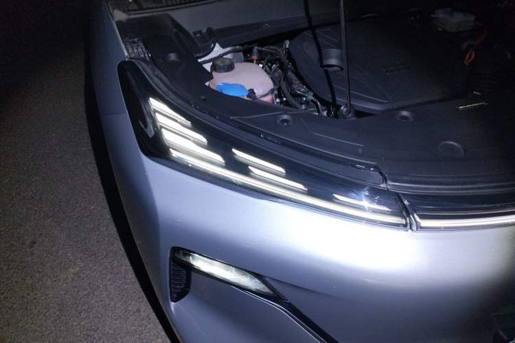 Used Geely Galaxy Xingjian 7 EM-i 2025 120km Exploration+ Version Right Front Headlight