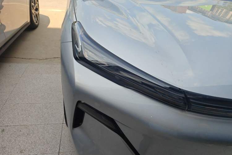 Used Geely Galaxy Xingjian 7 EM-i 2025 120km Launch+ Version Right Front Headlight