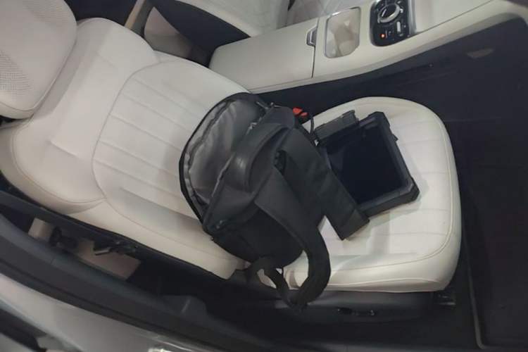 Used Geely Galaxy Xingjian 7 EM-i 2025 120km Navigator Edition Right Front Seat