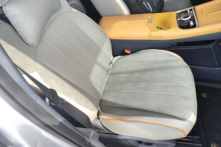 Used Geely Galaxy Xingjian 7 EM-i 2025 120km Navigator Edition Right Front Seat