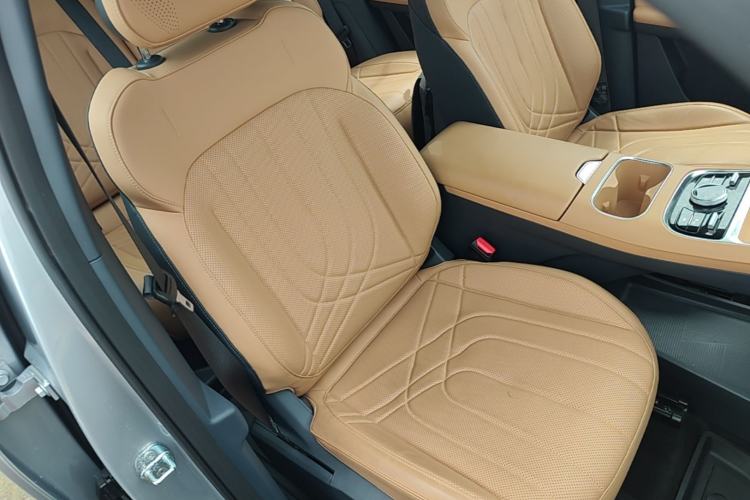 Used Geely Galaxy Xingjian 7 EM-i 2025 120km Navigator Edition Right Front Seat