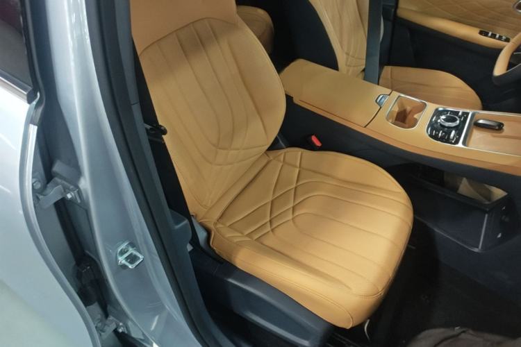 Used Geely Galaxy Xingjian 7 EM-i 2025 120km Launch+ Version Right Front Seat