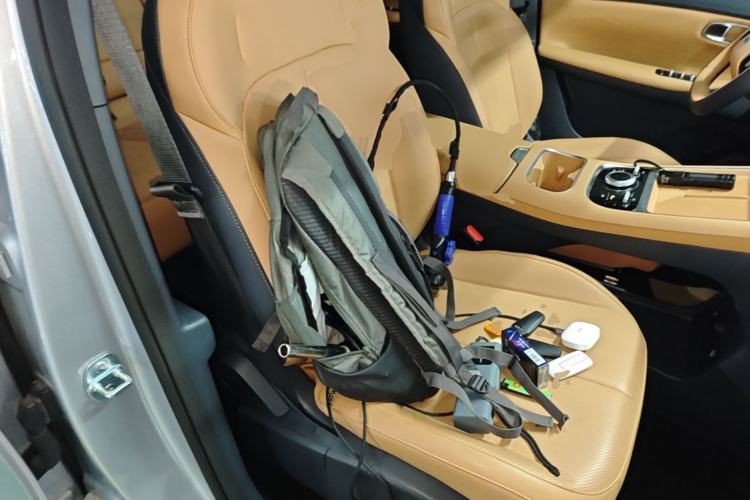 Used Geely Galaxy Xingjian 7 EM-i 2025 55 km Launch Edition Right Front Seat