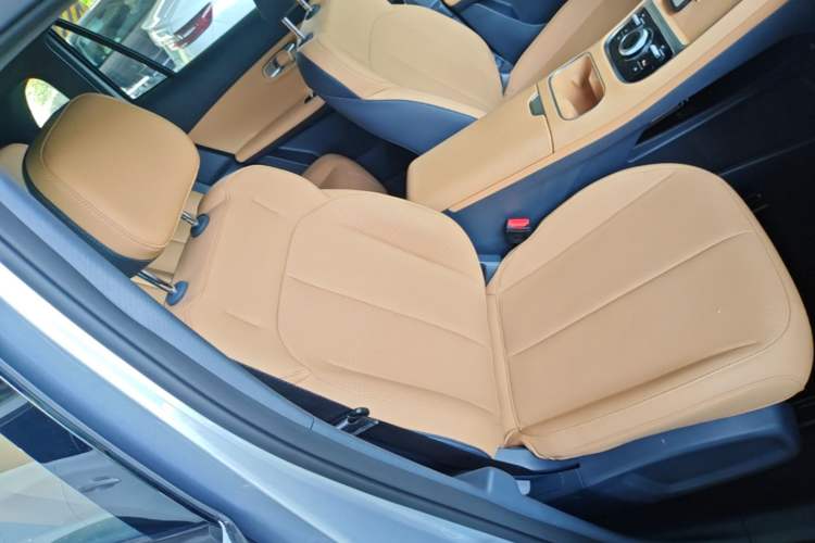 Used Geely Galaxy Xingjian 7 EM-i 2025 55 km Launch Edition Right Front Seat