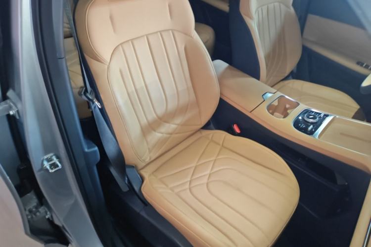 Used Geely Galaxy Xingjian 7 EM-i 2025 120km Launch+ Version Right Front Seat