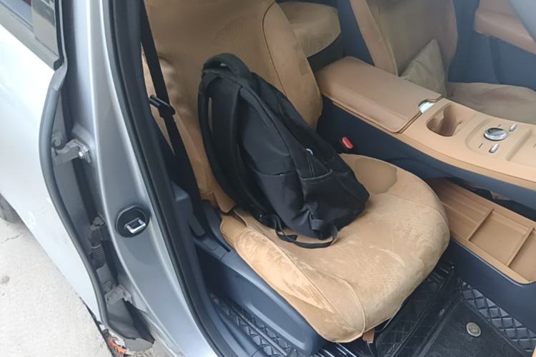 Used Geely Galaxy Xingjian 7 EM-i 2025 55 km Launch Edition Right Front Seat