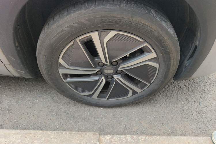 Used Geely Galaxy Xingjian 7 EM-i 2025 120km Exploration+ Version Right Front Wheel Hub