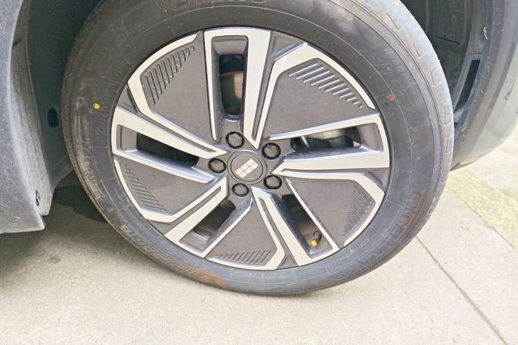 Used Geely Galaxy Xingjian 7 EM-i 2025 120km Exploration+ Version Right Front Wheel Hub