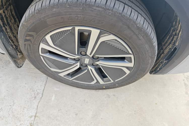Used Geely Galaxy Xingjian 7 EM-i 2025 120km Exploration+ Version Right Front Wheel Hub