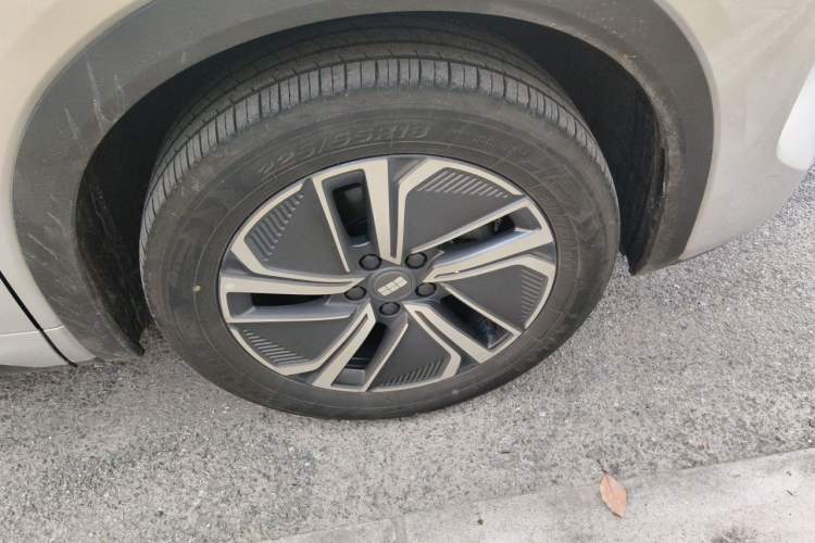 Used Geely Galaxy Xingjian 7 EM-i 2025 55 km Launch Edition Right Front Wheel Hub