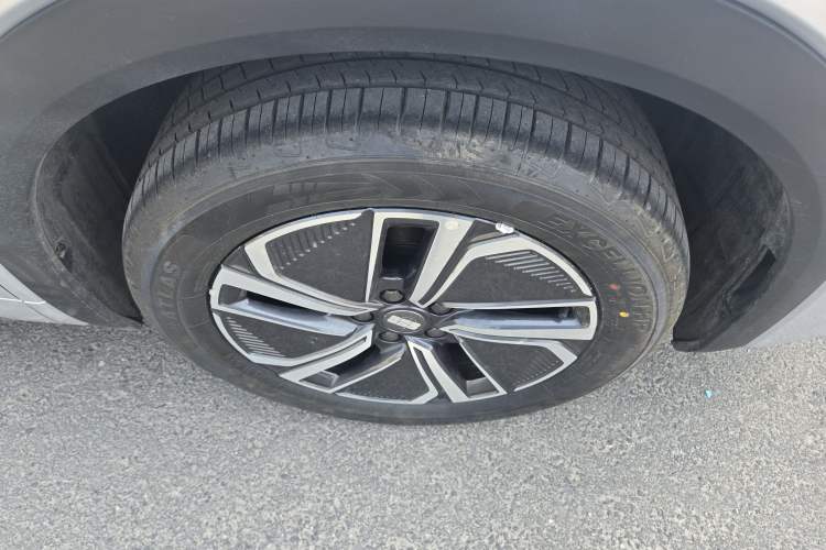 Used Geely Galaxy Xingjian 7 EM-i 2025 55 km Launch Edition Right Front Wheel Hub