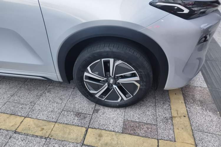 Used Geely Galaxy Xingjian 7 EM-i 2025 120km Exploration+ Version Right Front Wheel Hub