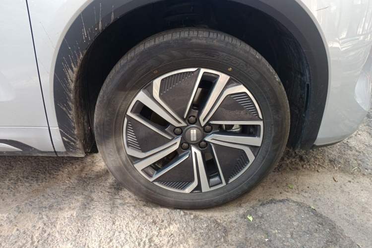 Used Geely Galaxy Xingjian 7 EM-i 2025 120km Exploration+ Version Right Front Wheel Hub