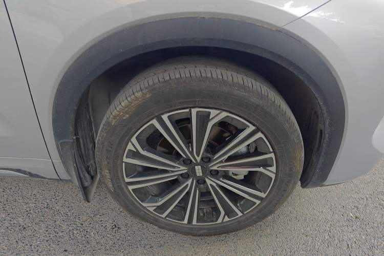 Used Geely Galaxy Xingjian 7 EM-i 2025 120km Navigator Edition Right Front Wheel Hub