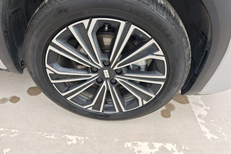 Used Geely Galaxy Xingjian 7 EM-i 2025 120km Navigator Edition Right Front Wheel Hub