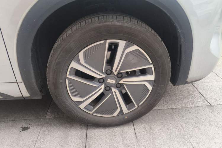 Used Geely Galaxy Xingjian 7 EM-i 2025 120km Exploration+ Version Right Front Wheel Hub