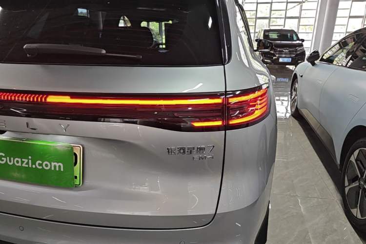 Used Geely Galaxy Xingjian 7 EM-i 2025 120km Navigator Edition Right Rear Taillight
