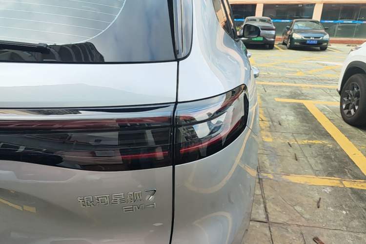 Used Geely Galaxy Xingjian 7 EM-i 2025 120km Exploration+ Version Right Rear Taillight