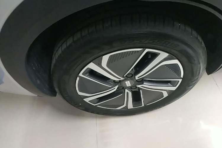 Used Geely Galaxy Xingjian 7 EM-i 2025 120km Exploration+ Version Right Rear Wheel Hub