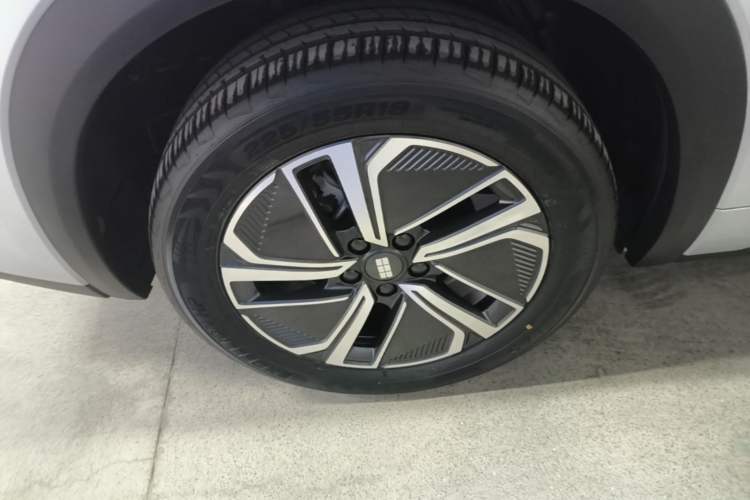 Used Geely Galaxy Xingjian 7 EM-i 2025 120km Exploration+ Version Right Rear Wheel Hub