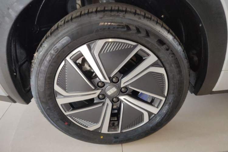 Used Geely Galaxy Xingjian 7 EM-i 2025 120km Exploration+ Version Right Rear Wheel Hub