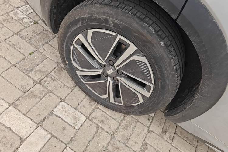 Used Geely Galaxy Xingjian 7 EM-i 2025 120km Exploration+ Version Right Rear Wheel Hub