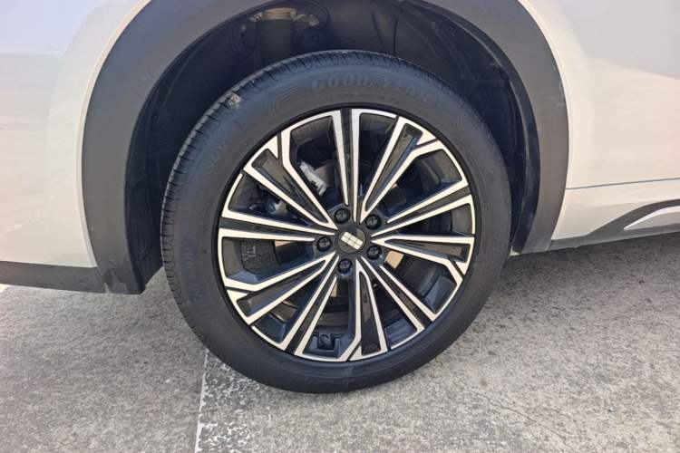 Used Geely Galaxy Xingjian 7 EM-i 2025 120km Navigator Edition Right Rear Wheel Hub