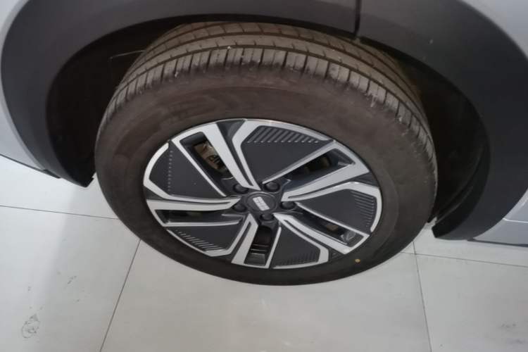 Used Geely Galaxy Xingjian 7 EM-i 2025 120km Exploration+ Version Right Rear Wheel Hub