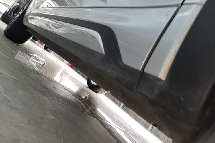 Used Geely Galaxy Xingjian 7 EM-i 2025 120km Navigator Edition Right Side Sill