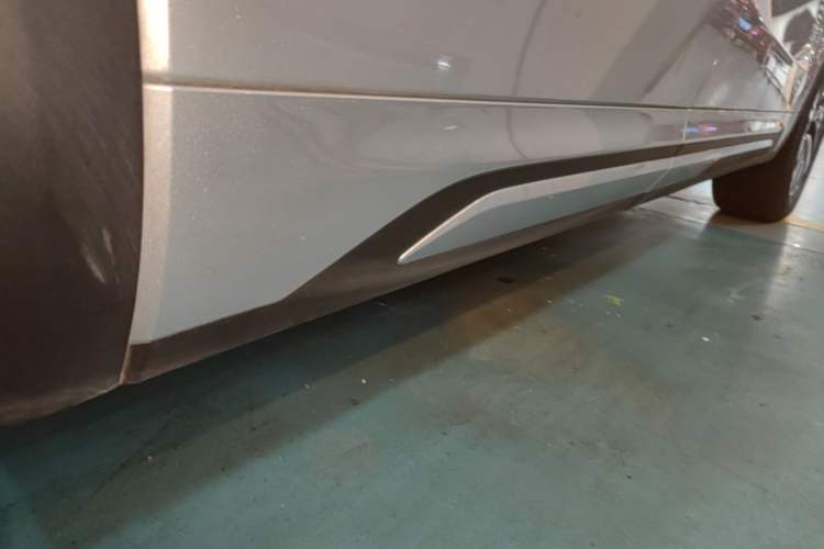 Used Geely Galaxy Xingjian 7 EM-i 2025 120km Exploration+ Version Right Side Sill