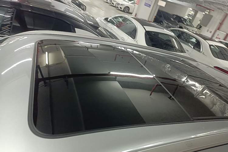 Used Geely Galaxy Xingjian 7 EM-i 2025 120km Navigator Edition Roof