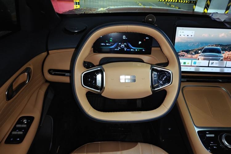 Used Geely Galaxy Xingjian 7 EM-i 2025 120km Launch+ Version Steering Wheel