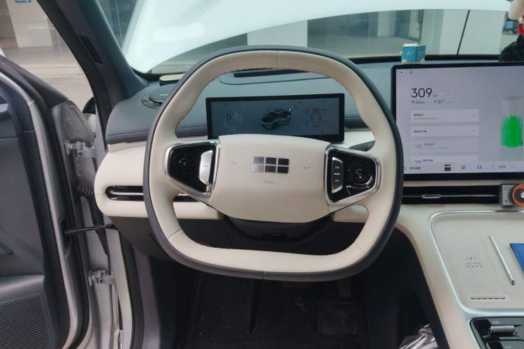 Used Geely Galaxy Xingjian 7 EM-i 2025 120km Navigator Edition Steering Wheel