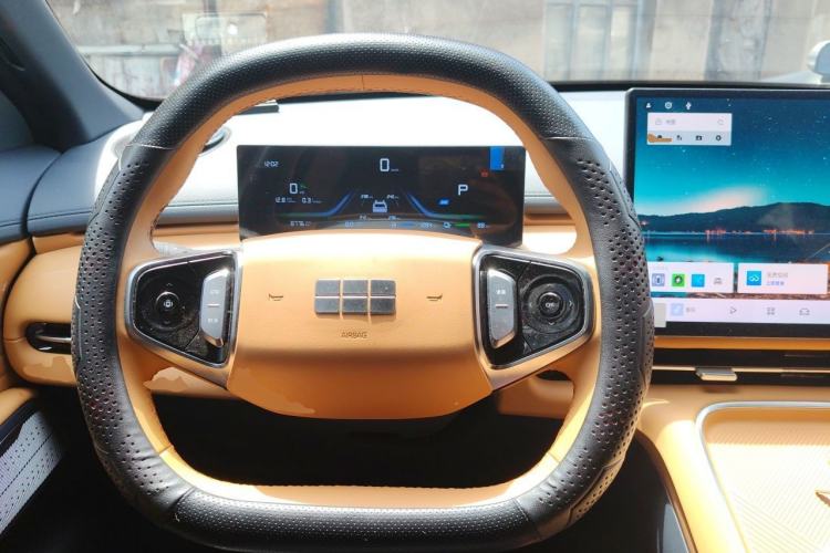 Used Geely Galaxy Xingjian 7 EM-i 2025 120km Launch+ Version Steering Wheel