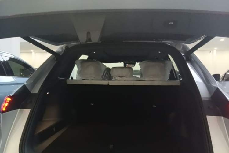 Used Geely Galaxy Xingjian 7 EM-i 2025 120km Exploration+ Version Trunk